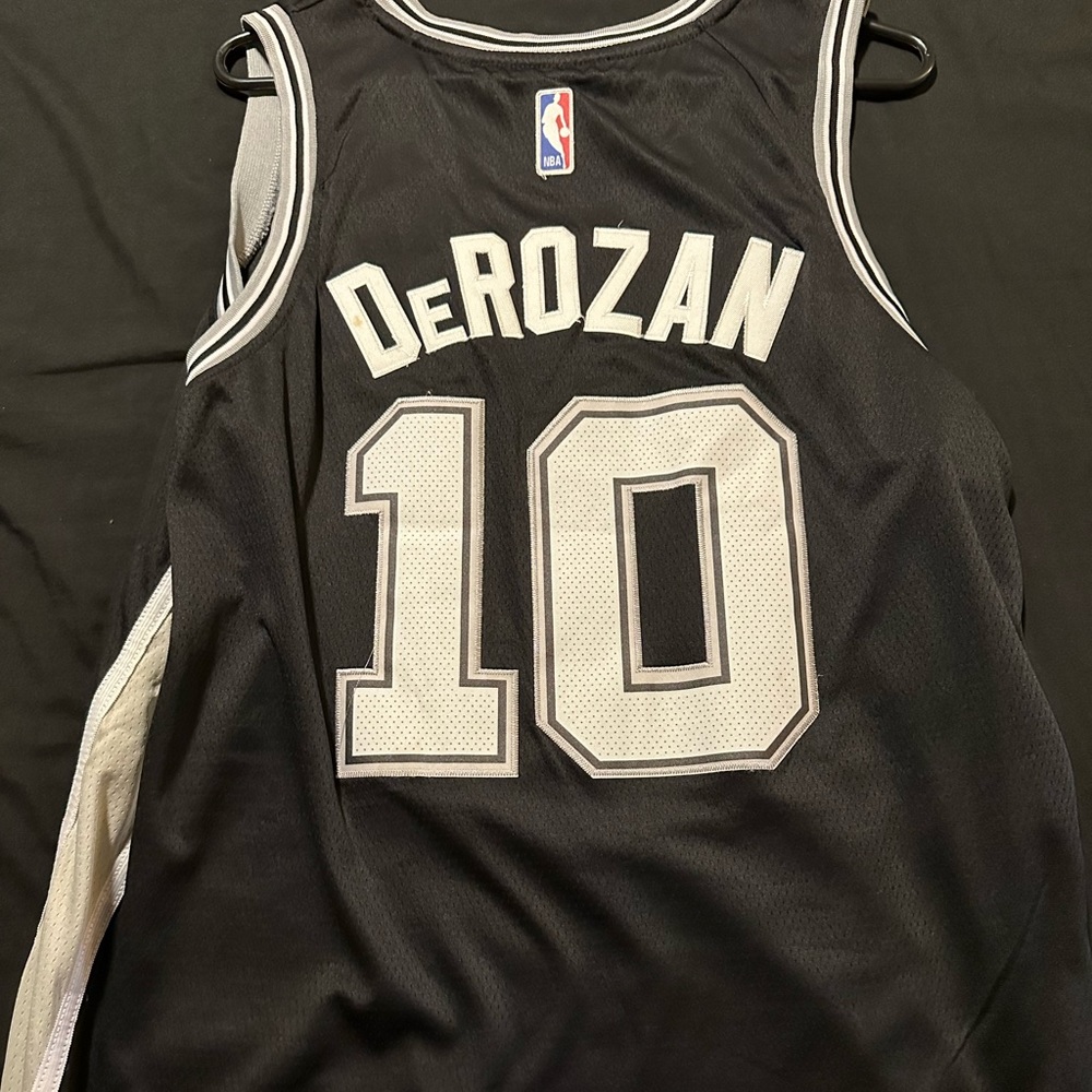 Demar Derozan Spurs jersey